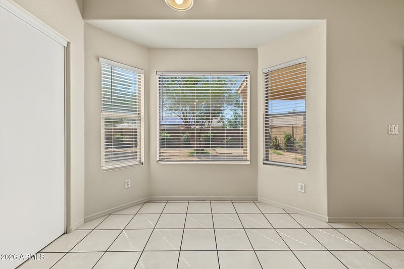 5458 N 77th Dr, Glendale, AZ 85303