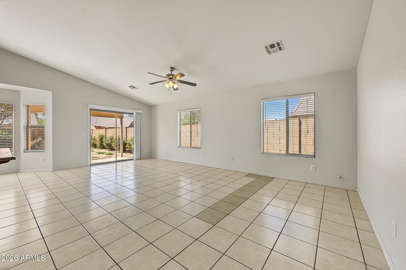 5458 N 77th Dr, Glendale, AZ 85303