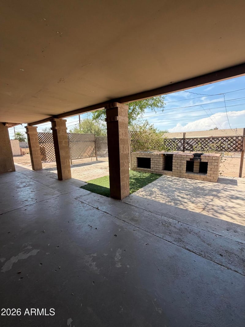 546 E La Mirada Dr, Phoenix, AZ 85042