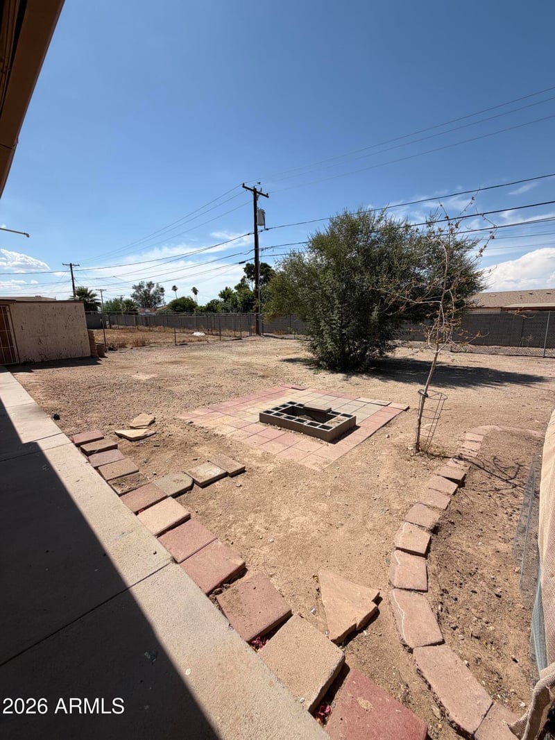546 E La Mirada Dr, Phoenix, AZ 85042