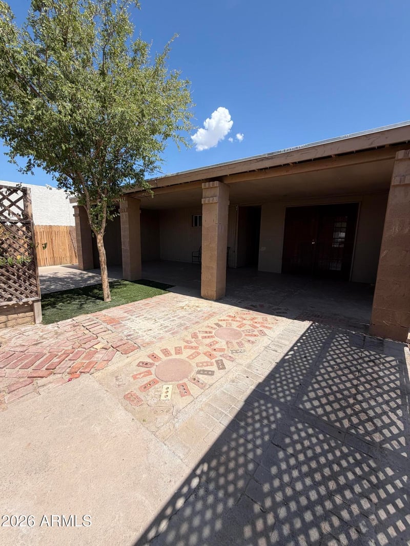 546 E La Mirada Dr, Phoenix, AZ 85042