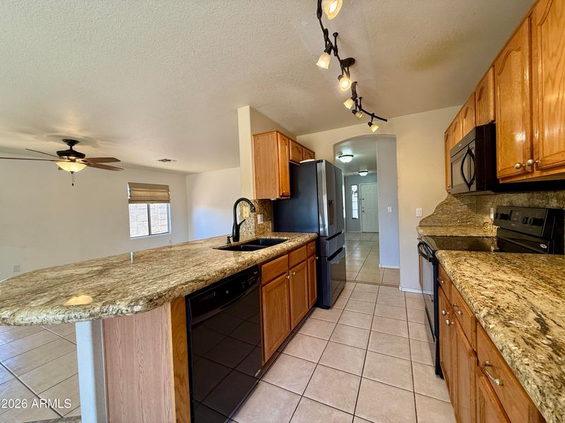 5462 N 77th Dr, Glendale, AZ 85303