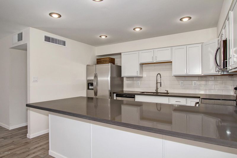 547 E Pebble Beach Dr, Tempe, AZ 85282
