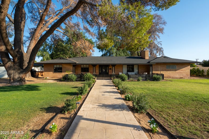 547 Orangewood Ave, Phoenix, AZ 85021