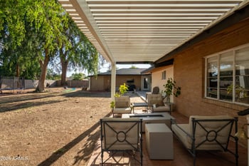 547 Orangewood Ave, Phoenix, AZ 85021