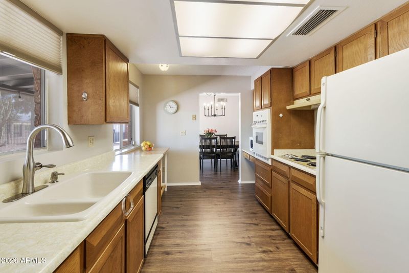 547 S 80th St E, Mesa, AZ 85208