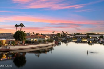 5473 W Arrowhead Lakes Dr, Glendale, AZ 85308