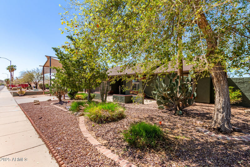 548 82nd St, Mesa, AZ 85207