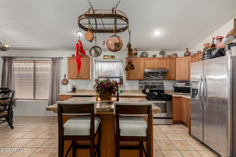 548 Embassy Dr, San Tan Valley, AZ 85143