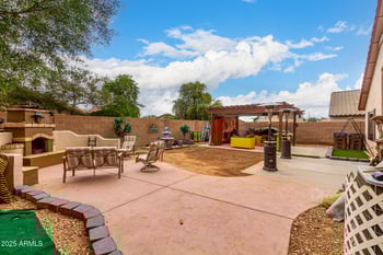 548 Embassy Dr, San Tan Valley, AZ 85143