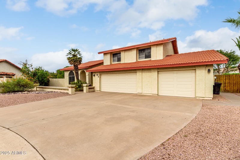 548 Hope Cir, Mesa, AZ 85203