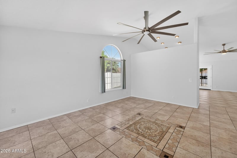 548 N Bailey Cir, Mesa, AZ 85207
