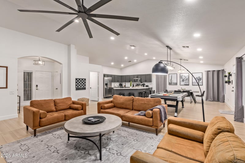 548 W Michelle Dr, Phoenix, AZ 85023