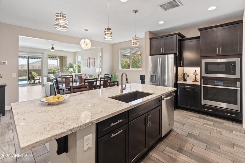 549 Balao Dr, Phoenix, AZ 85085