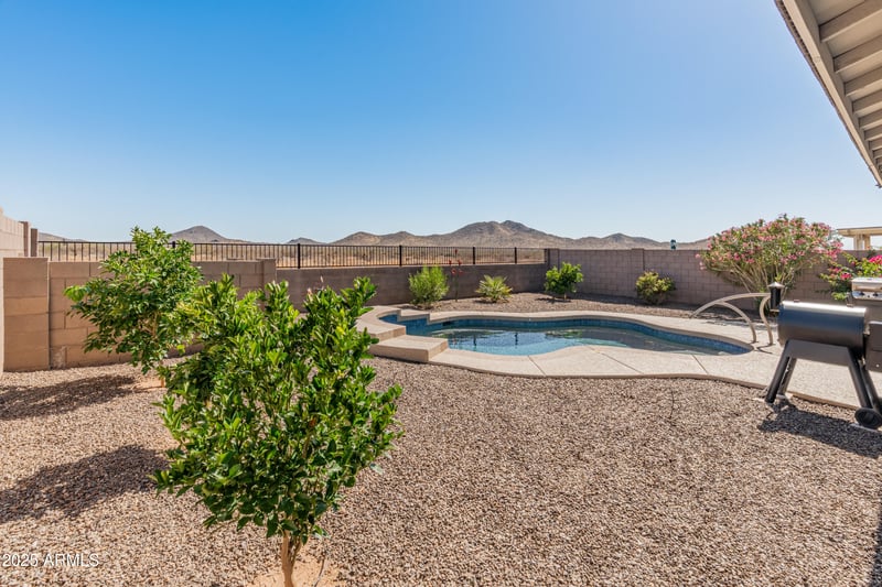 549 Balao Dr, Phoenix, AZ 85085