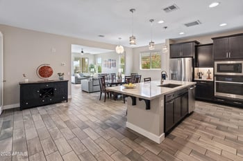549 Balao Dr, Phoenix, AZ 85085