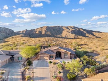 549 E Mountain Sage Dr, Phoenix, AZ 85048