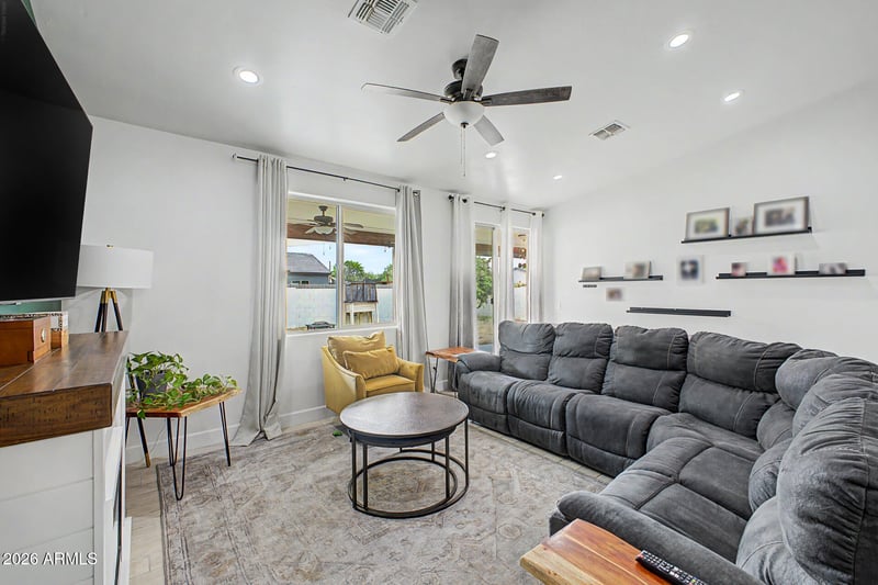 5494 Santa Clara Dr, San Tan Valley, AZ 85140