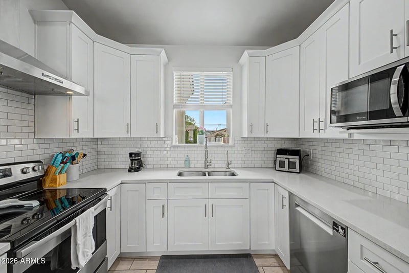 5494 Santa Clara Dr, San Tan Valley, AZ 85140
