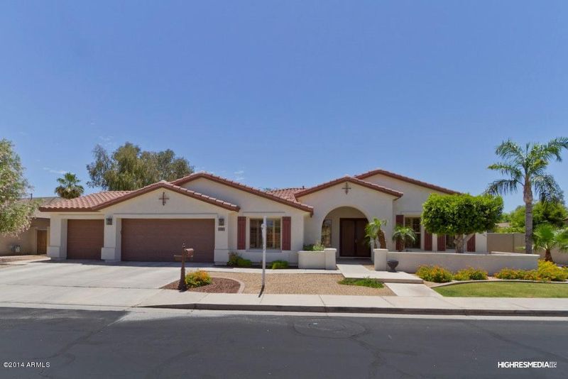 55 E Vinedo Ln, Tempe, AZ 85284