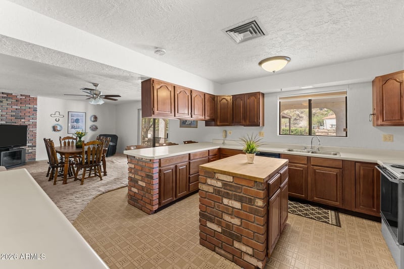 550 E Bass Rd, Wickenburg, AZ 85390