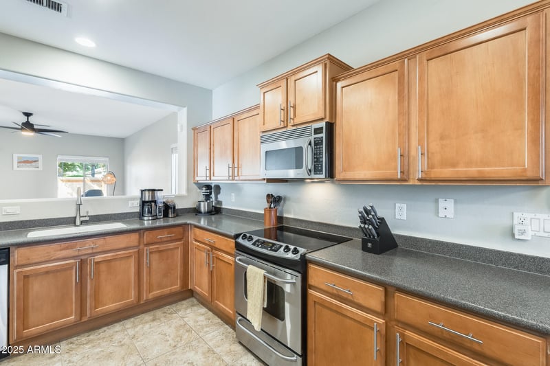 550 Goldmine Ln, San Tan Valley, AZ 85140