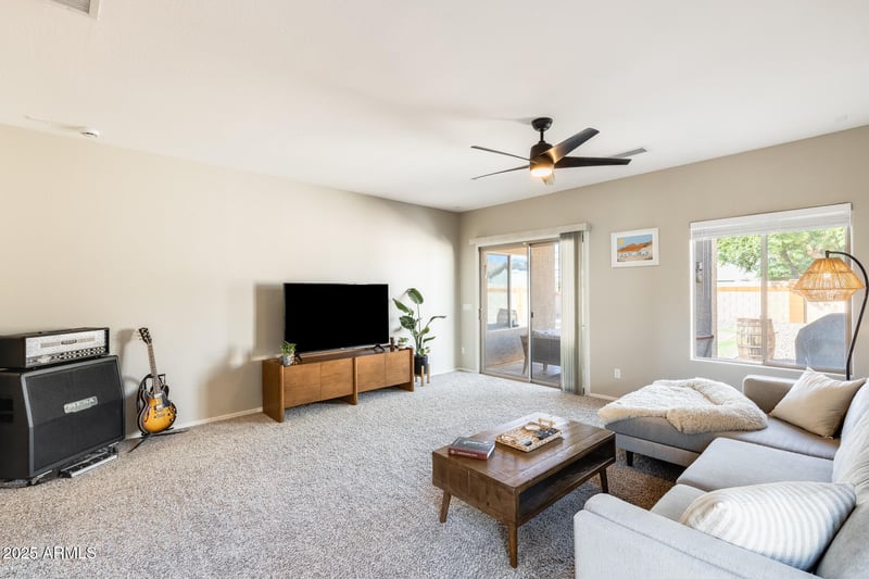 550 Goldmine Ln, San Tan Valley, AZ 85140