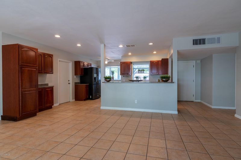 5502 E Avalon Dr, Phoenix, AZ 85018