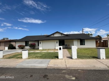 5502 Frier Dr, Glendale, AZ 85301