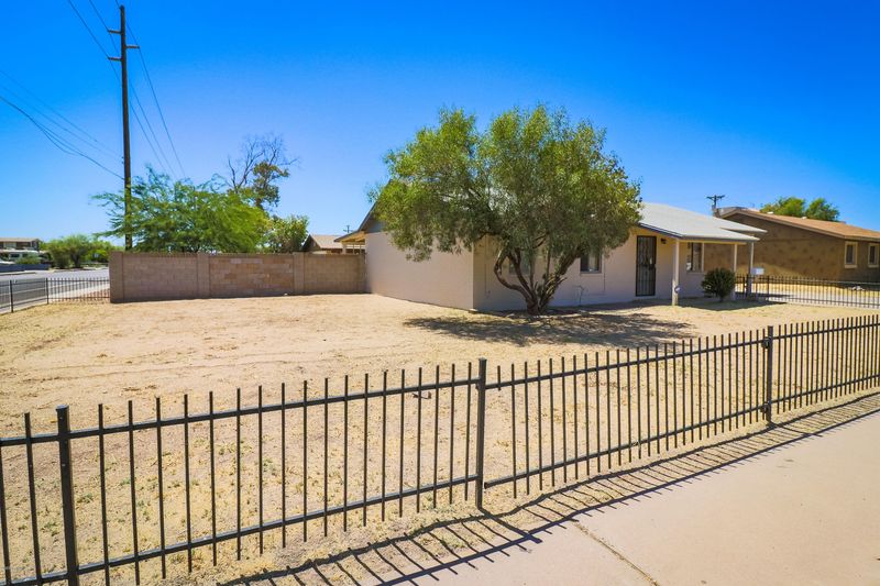 5502 N 62nd Ave, Glendale, AZ 85301