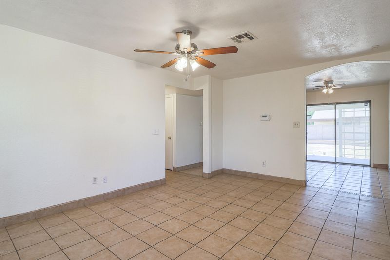 5502 N 62nd Ave, Glendale, AZ 85301