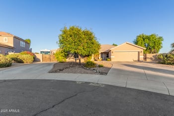 5503 83rd Dr, Glendale, AZ 85305