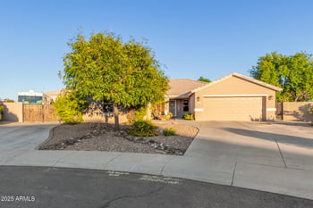 5503 83rd Dr, Glendale, AZ 85305
