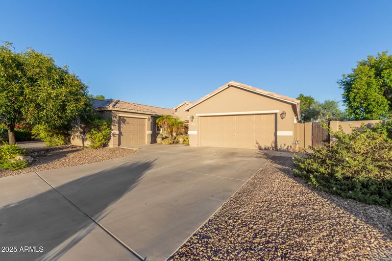 5503 83rd Dr, Glendale, AZ 85305