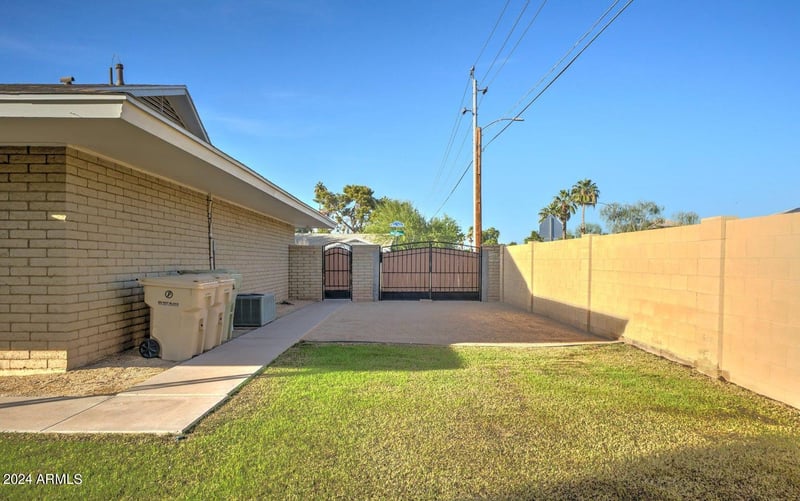 5503 W Morten Ave, Glendale, AZ 85301