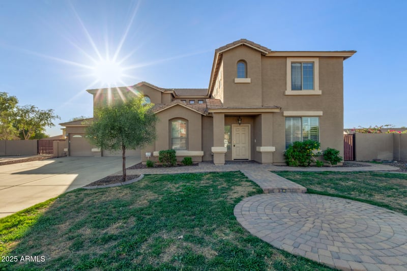 5508 83rd Dr, Glendale, AZ 85305