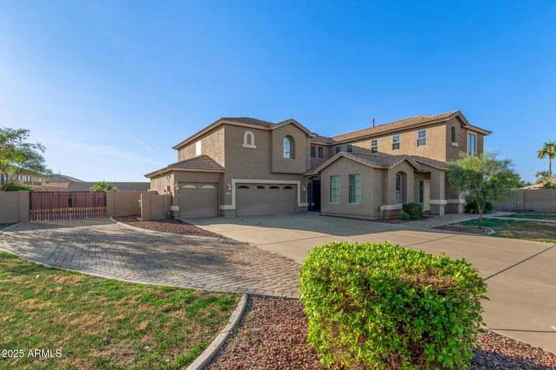 5508 N 83rd Dr, Glendale, AZ 85305