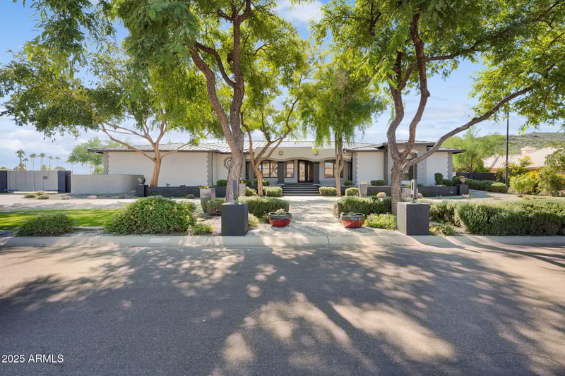 5509 Soft Wind Dr, Glendale, AZ 85310