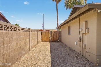 5513 Tierra Buena Ln, Glendale, AZ 85306