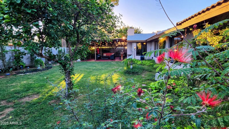 5515 Hatcher Rd, Glendale, AZ 85302