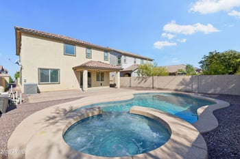 5515 S Joshua Tree Ln, Gilbert, AZ 85298