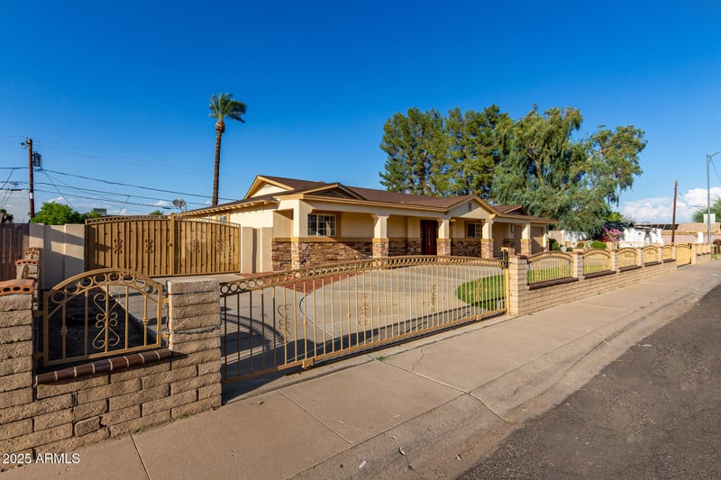 5518 Belmont Ave, Glendale, AZ 85301