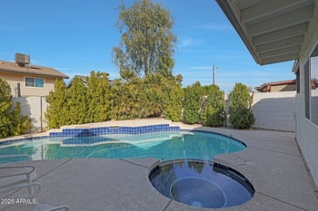 5518 E Cambridge Ave, Phoenix, AZ 85008