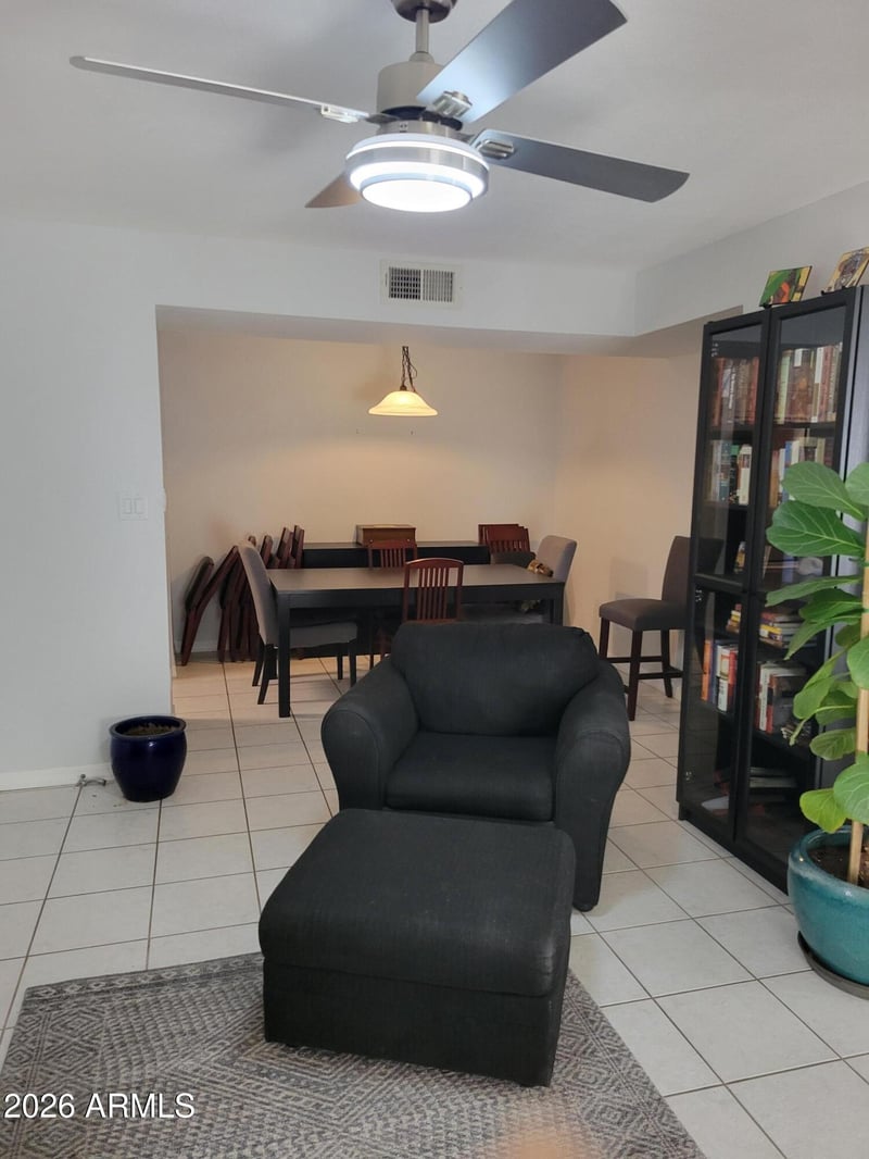 5518 E Lindstrom Ln #1009, Mesa, AZ 85215