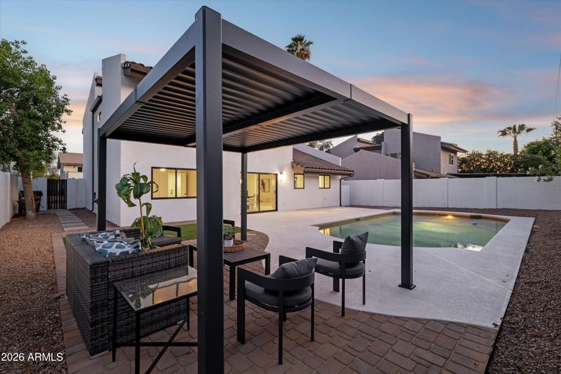 5518 E Roanoke Ave, Phoenix, AZ 85008