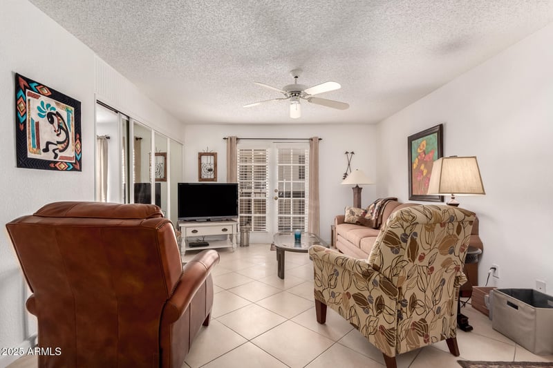 5518 Lindstrom Ln #2011, Mesa, AZ 85215