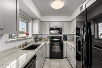 5518 Lindstrom Ln #A8, Mesa, AZ 85215