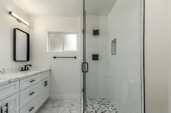 5518 Thomas Rd, Phoenix, AZ 85018