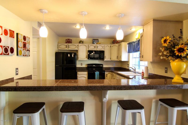 552 E Glencove St, Mesa, AZ 85203