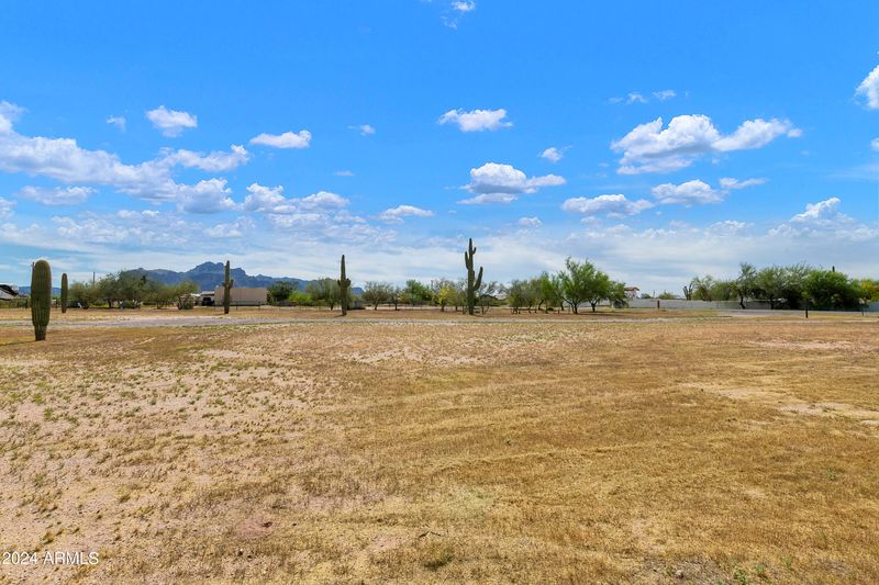 552 W Tepee St, Apache Junction, AZ 85120